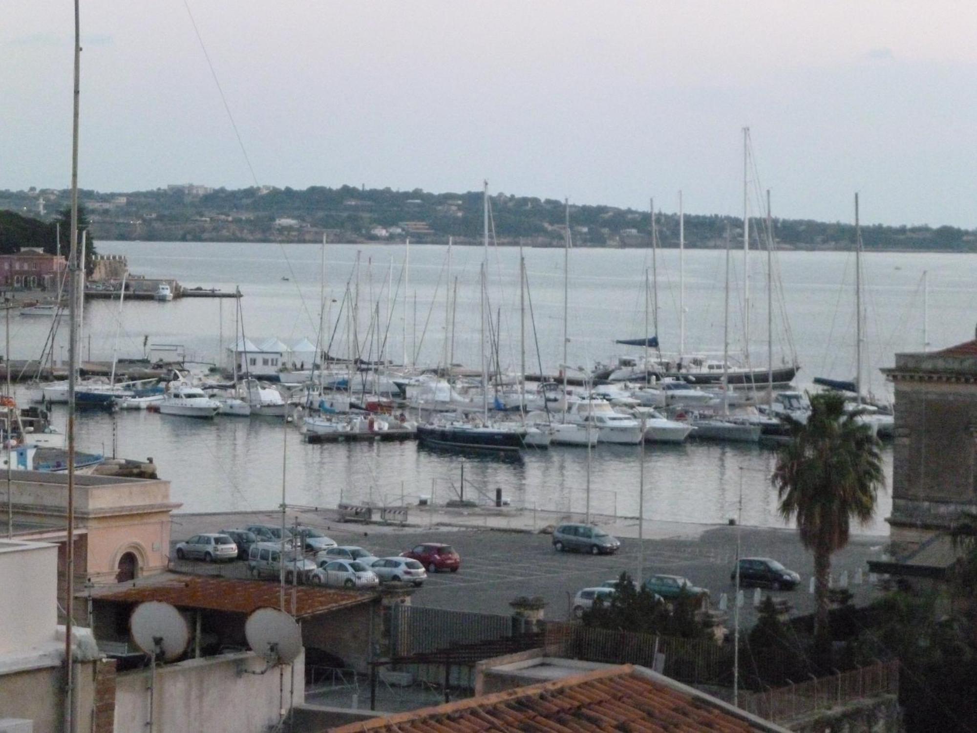 B&B Le Grand Bleu Siracusa - One Hundred Steps From Ortigia -Sea View - Szirakúza Kültér fotó